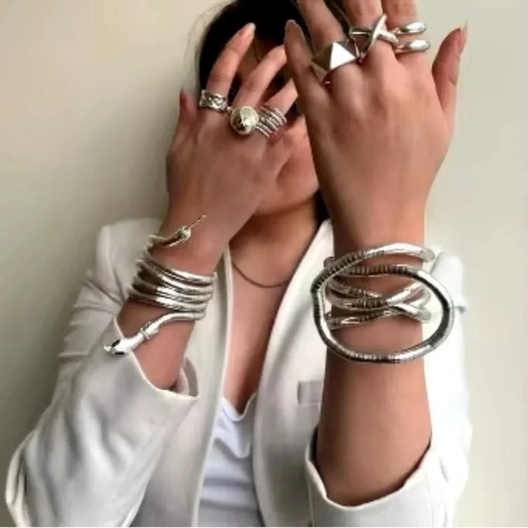 Serpenti Black Metallic Magic Snake Cool Bendy Multilayer Necklace - Picture 14 of 14